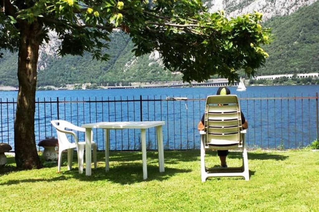 L For Lake Mandello del Lario Værelse billede