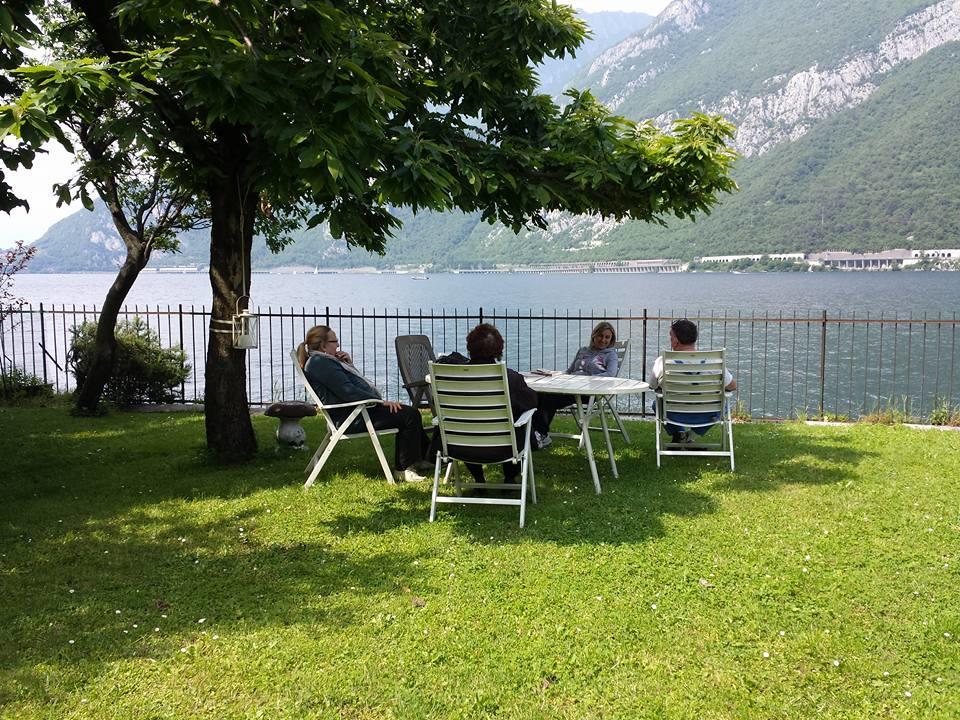 L For Lake Mandello del Lario Eksteriør billede